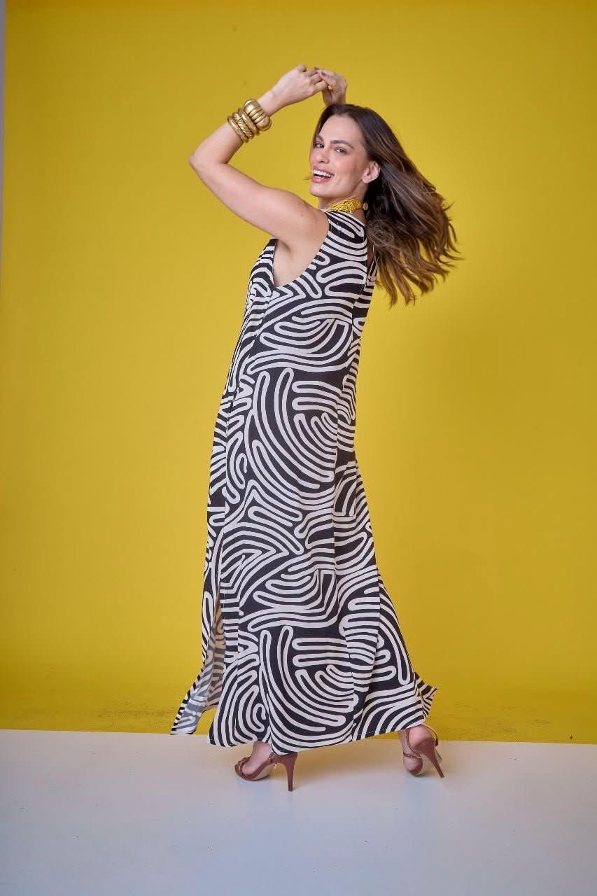 Vestido Linhas P&B Ezildinha